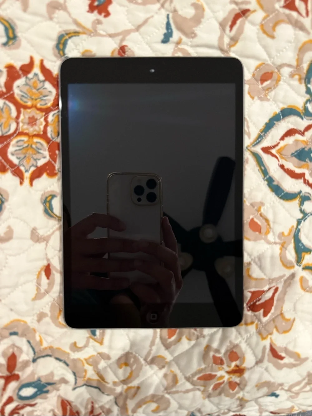 Apple iPad Mini Black Front / Silver Back Tablet